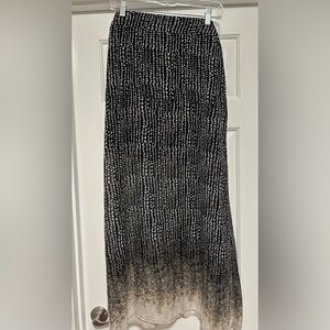 Elegant Black and White Patterned Skirt, XL
